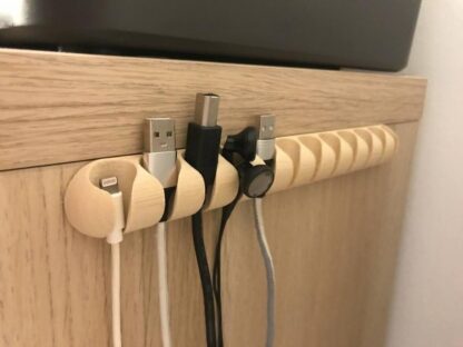 Organizator universal pentru cabluri
